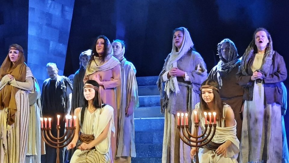 Generální zkouška Verdiho opery Nabucco v Divadle F. X. Šaldy v Liberci
