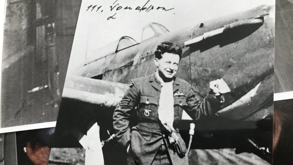 Otakar Hrubý, pilot RAF, kterého v 50. letech zavřeli komunisté a podle vzpomínek jeho dcery se mstili i na jeho dětech
