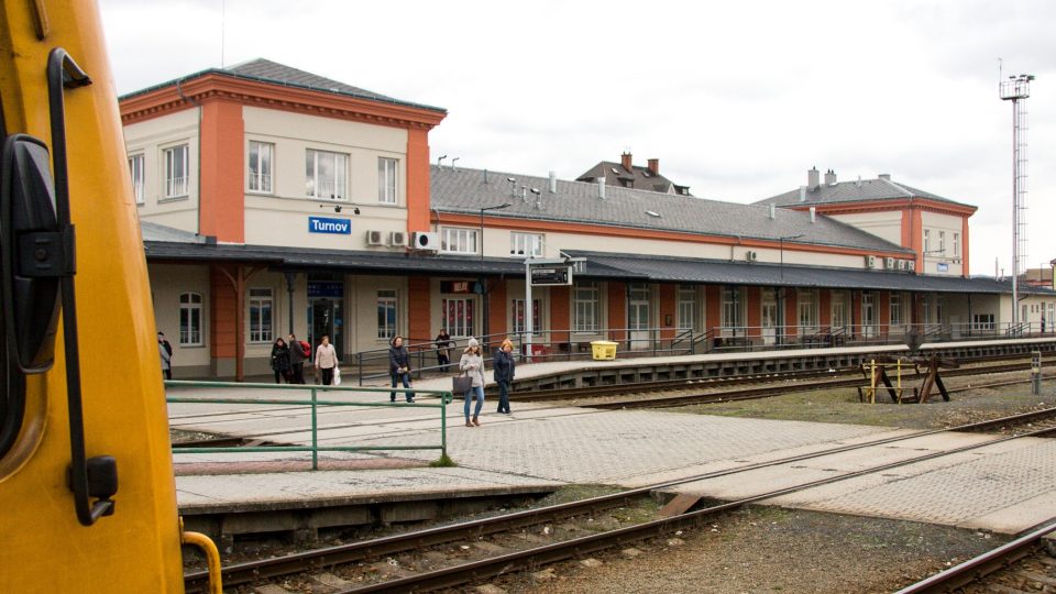 Turnovské železniční nádraží