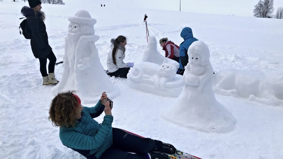 Sněhové sochy ve Vratislavicích budí zájem veřejnosti