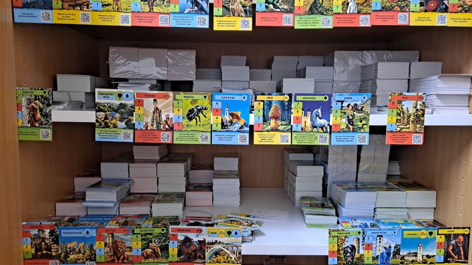 Soutěžní kartičky pro výletníky mířící do Prčice | foto: Filip Černý, Český rozhlas Soutěžní kartičky pro výletníky mířící do Prčice