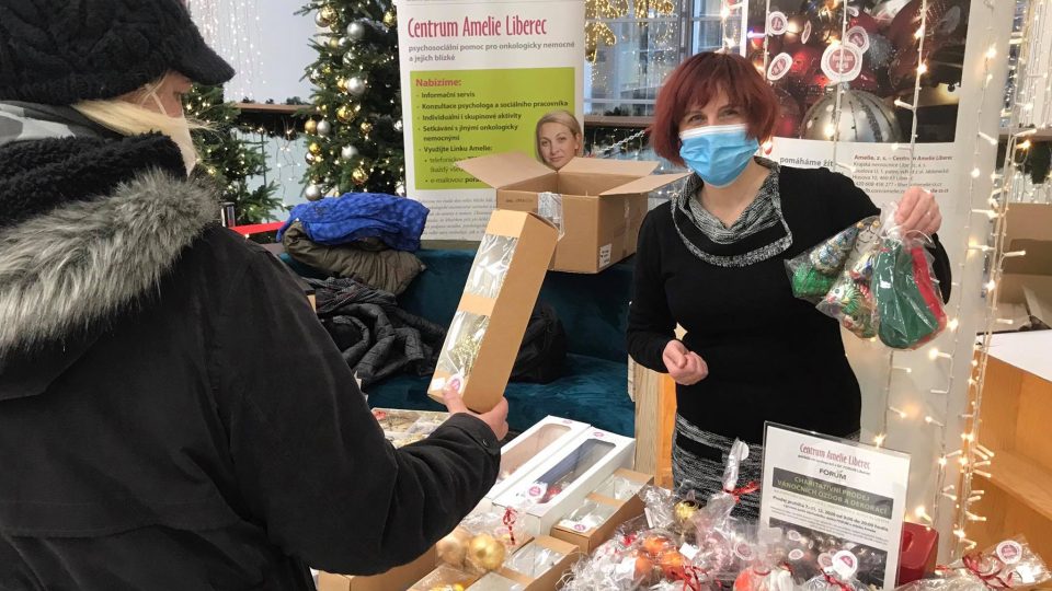 Koupí vánočních ozdob podpoříte onkologické pacienty