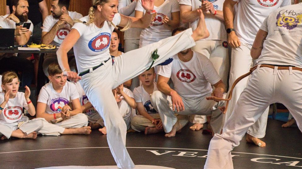 Capoeira je podle pořadatelů šampionátu v Liberci vhodná pro všechny, děti trénují od 4 let