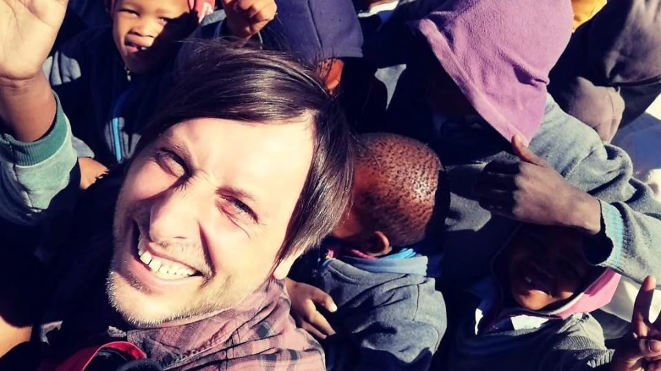 Ve vesnici uprostřed Kalahari