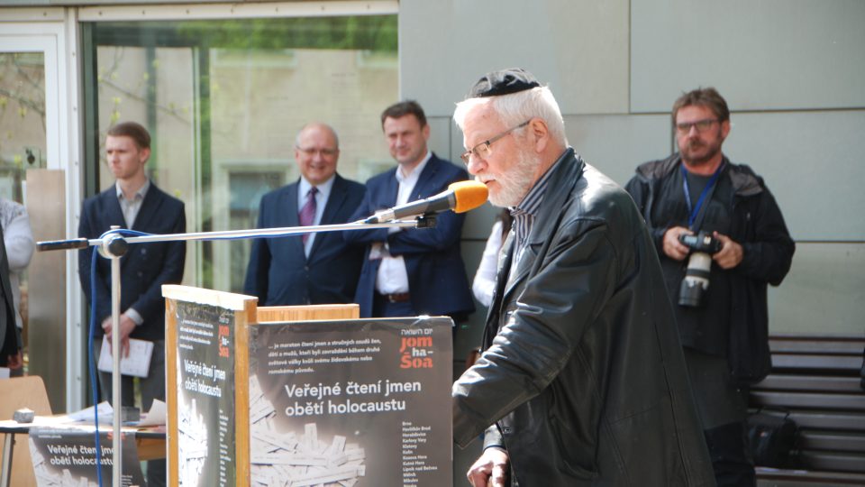 Jména obětí holokaustu četli ve 21 českých městech – i v Liberci
