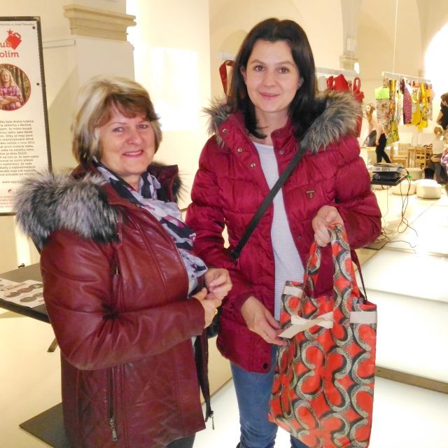 Kašparovo taškaření se v liberecké galerii vydařilo. Jako &quot;bonus&quot; padl i nový český rekord | foto: Lucie Fürstová,  Český rozhlas Liberec