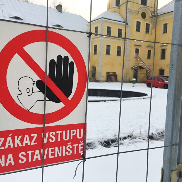 Na dokeském zámku se stále pracuje,  otevřít veřejnosti se má v roce 2019 | foto: Tomáš Mařas,  Český rozhlas Liberec