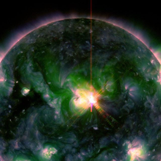 Sluneční erupce 6. září 2011 v ultrafialovém světle z družice SDO | foto:  NASA