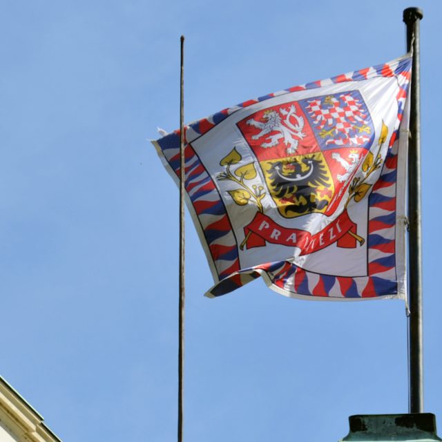 Prezidentská standarta na Pražském hradě | foto: Filip Jandourek