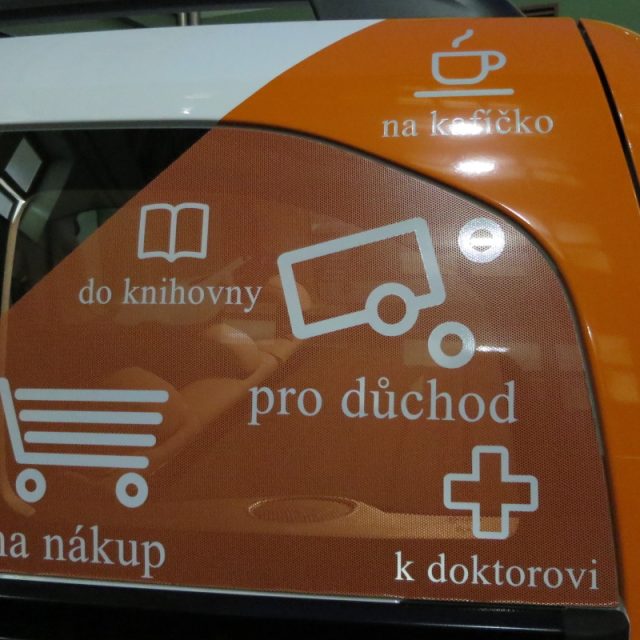 Senior taxi v Sokolově | foto: Andrea Strohmaierová,  Český rozhlas
