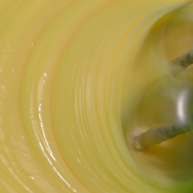 Tenhle máslový krém drží i při venkovních oslavách | foto: Jolana Nováková,  Český rozhlas