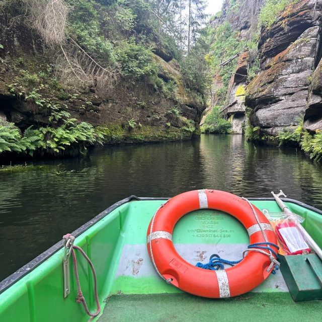 V Edmundově soutěsce provozuje obec Hřensko plavbu na lodičkách | foto: Lucie Heyzlová,  Český rozhlas