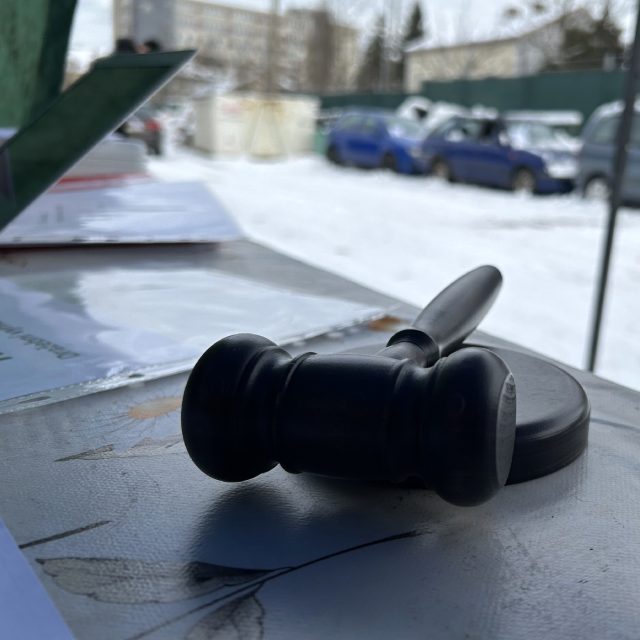 V Novém Boru pořádali první dražbu autovraků | foto: Jiří Jelínek,  Český rozhlas