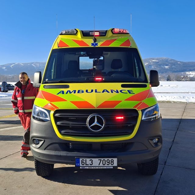 Liberečtí záchranáři mají novou moderní sanitu | foto: Eva Malá,  Český rozhlas