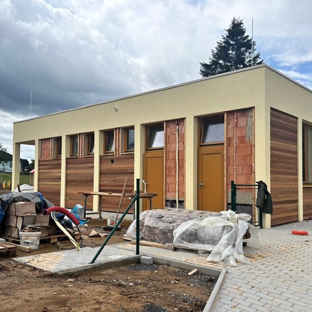 V Turnově - Hruštici město staví budovu pro dětskou skupinu | foto: Johana Tománková,  Český rozhlas