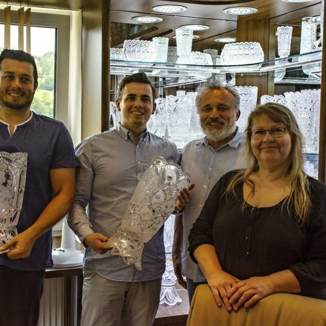 Brusičská dynastie Ševčíků: Zleva Vojtěch,  Ladislav junior,  Ladislav a Jitka | foto: Adam Kalát