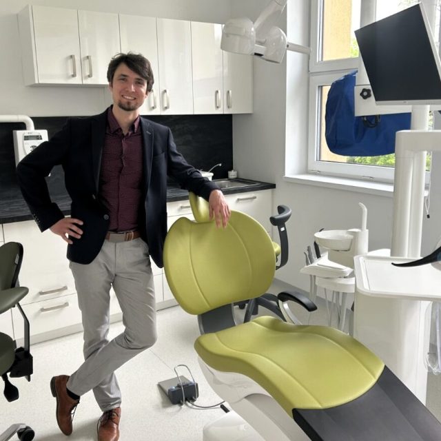 Nový zubní lékař v Mimoni Matěj Vostarek | foto: Jiří Jelínek,  Český rozhlas