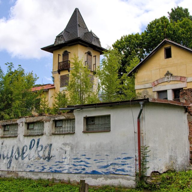 Areál Vratislavické kyselky u Liberce vlastní sedm let společnost Kitl. Má s ním další plány | foto: Jaroslav Hoření,  Český rozhlas