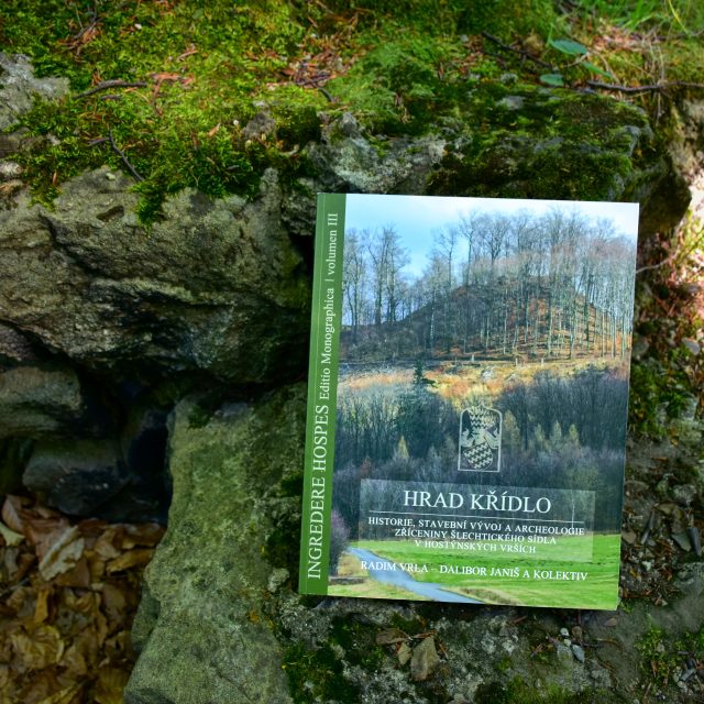 Zřícenina hradu Křídlo - kniha o hradu | foto: Zdeněk Urbanovský,  Český rozhlas
