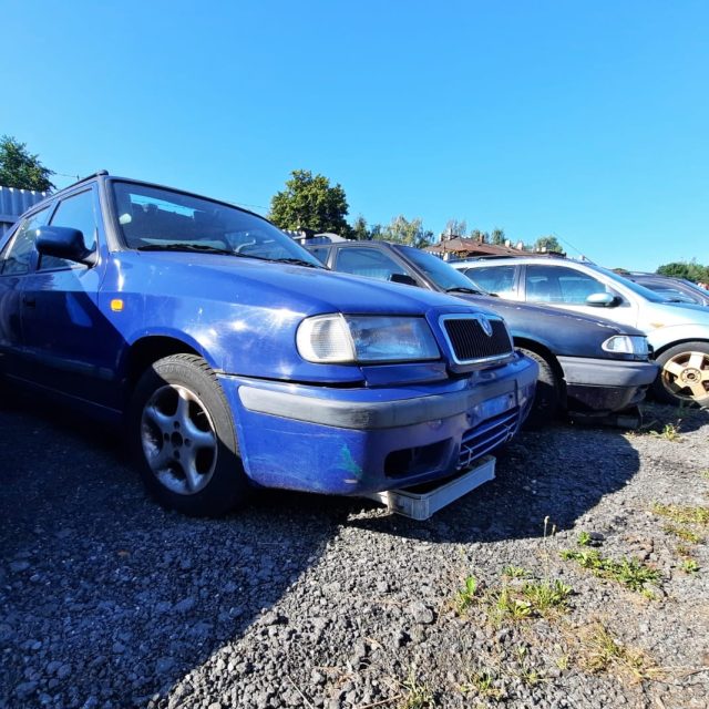 Město Liberec draží autovraky odstraněné z ulic | foto: Tomáš Mařas,  Český rozhlas