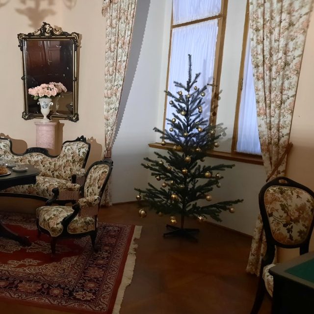 Vánočně vyzdobený zámek v Zákupech | foto: Tomáš Mařas,  Český rozhlas