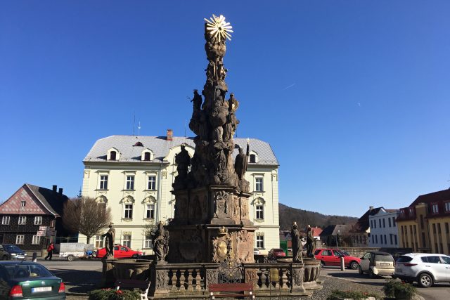 Sloup Nejsvětější trojice v centru Zákup na Českolipsku | foto: Tomáš Mařas,  Český rozhlas Liberec