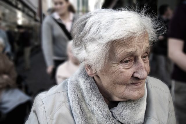 Seniorka  (ilustrační foto) | foto:  geralt,  Fotobanka Pixabay,  CC0 1.0