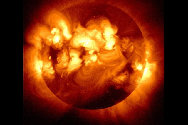I naše Slunce je uhněteno z plazmatu | foto:  NASA