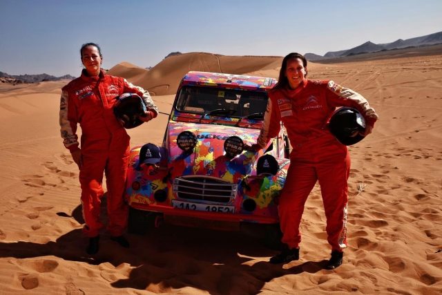 Barbora Holická a Lucie Engová na Dakar rally | foto: archiv Lucie Engové