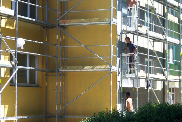 V Mimoni zateplují městské bytové domy. Do konce roku jich chtějí stihnout desítky  (ilustrační snímek) | foto: Karel Chlumec