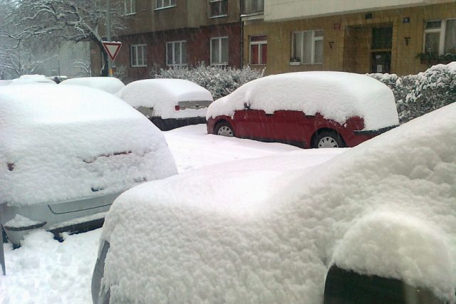 Podle meteorologů má sněžit až do večera  (ilustrační snímek) | foto: Eva Odstrčilová