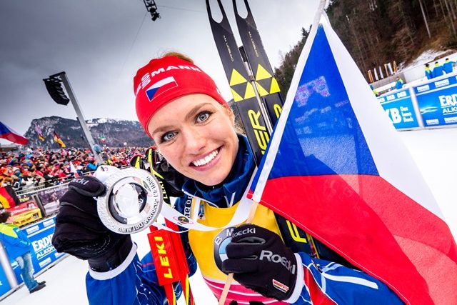 Gabriela Soukalová s medailí za druhé místo za sprint v Ruhpoldingu | foto:  (C) Český biatlon,  Petr Slavík