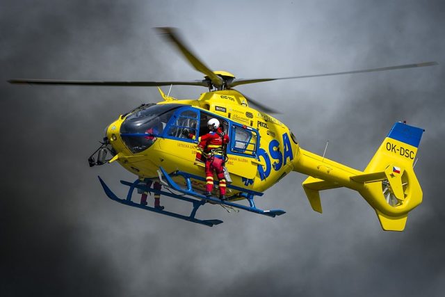 Výcvik pilota letecké záchranky je během na strašně dlouhou trať,  říká zkušený letec Daniel Tuček  (ilustrační foto) | foto: Helicopter Show
