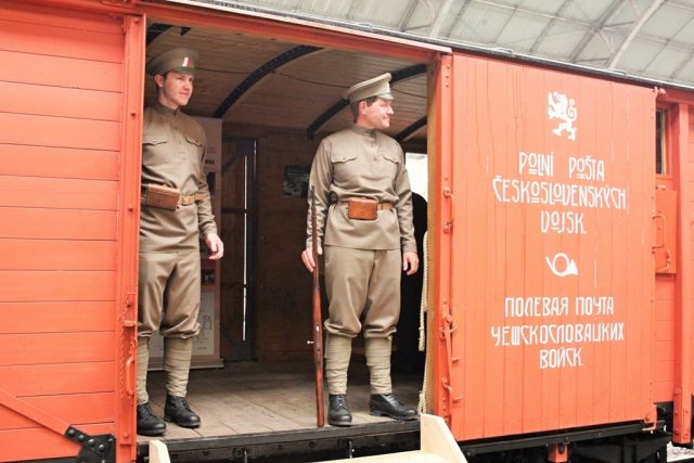 Legiovlak je věrnou replikou vlaku,  kterým se českoslovenští legionáři vraceli z první světové války domů | foto:  Československá obec legionářská