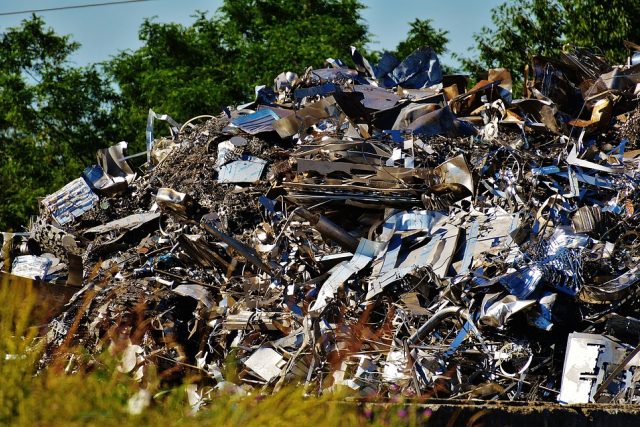 Lidem v česko-polském pohraničí se ztrácejí věci z kovu,  podle nich končí v polských sběrnách  (ilustrační foto) | foto:  pixabay.com