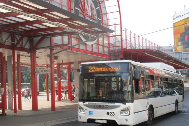 Autobus MHD na terminálu Fügnerova v Liberci | foto: Jaroslava Mannová