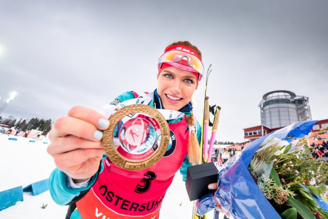 Biatlonistka Gabriela Koukalová s prvním zlatem v letošním ročníku Světového poháru | foto:  (C) Český biatlon,  Petr Slavík