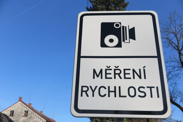 Úsekový radar měří rychlost v ulici Dubice v Liberci  (ilustrační snímek) | foto: Jaroslava Mannová