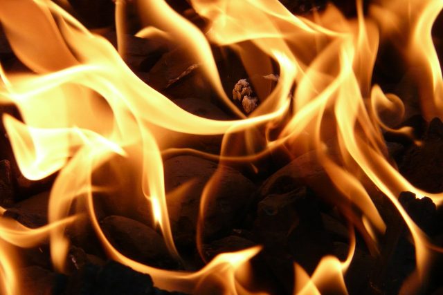 Plameny a oheň  (ilustrační foto) | foto: Fotobanka Pixabay