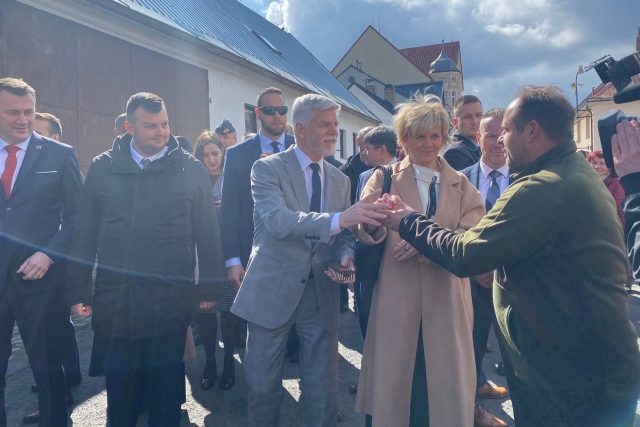 Prezident Petr Pavel s manželkou Evou na návštěvě Nového Města pod Smrkem | foto: Johana Tománková