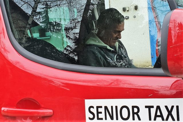 Senior taxi budou moct v Liberci využívat lidé starší 70 let nebo držitelé průkazů ZTP a ZTP/P. Il. foto | foto: Daniel Zach,  Český rozhlas