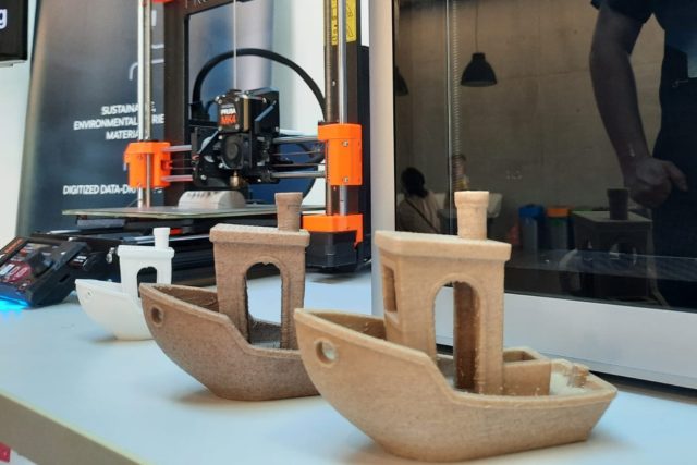 V CXI na liberecké univerzitě se věnují také vývoji 3D tisku | foto: Tomáš Mařas,  Český rozhlas