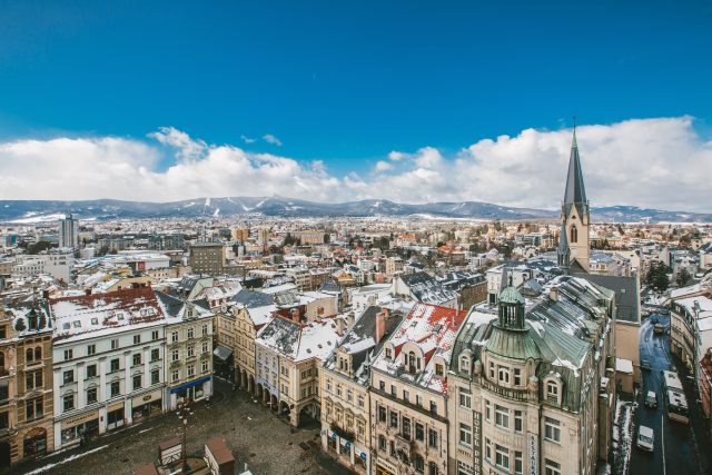 Panorama města Liberce z ochozu radniční věžě na Náměstí Dr. E. Beneše | foto: Jana Volková,  Český rozhlas