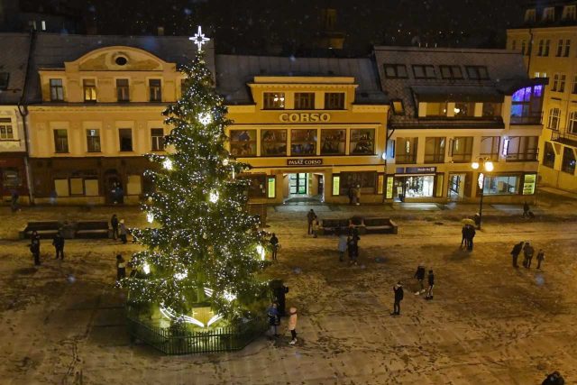 Vánoční strom na jabloneckém Mírovém náměstí | foto: Magistrát města Jablonec nad Nisou