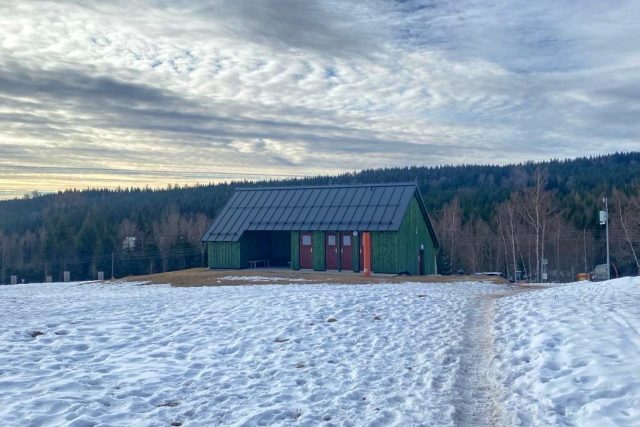 Nové zázemí pro turisty u přehrady Souš v Jizerských horách | foto: Jana Švecová,  Český rozhlas