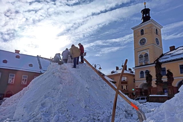V Jilemnici na náměstí bude letos v zimě sněhový hrabě Harrach | foto: Jaroslav Hoření,  Český rozhlas