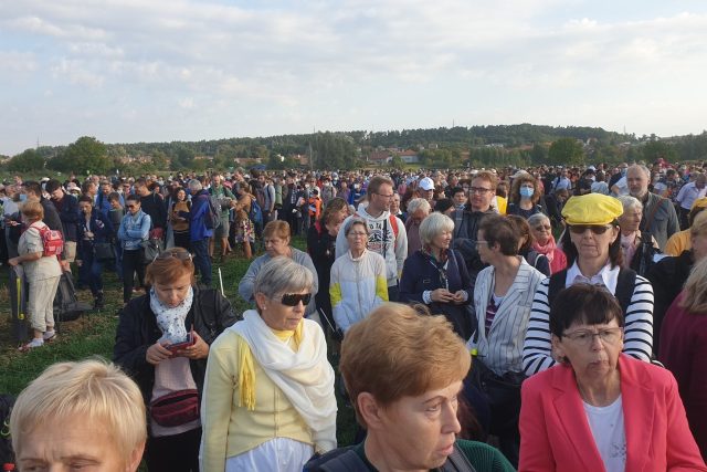 Věřící ze Slovácka na mši slouženou papežem Františkem | foto: Veronika Žeravová,  Český rozhlas