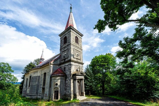 Kostel sv. Petra a Pavla v Horním Tanvaldě | foto: Spolek pro Záchranu kostelů v Tanvaldu