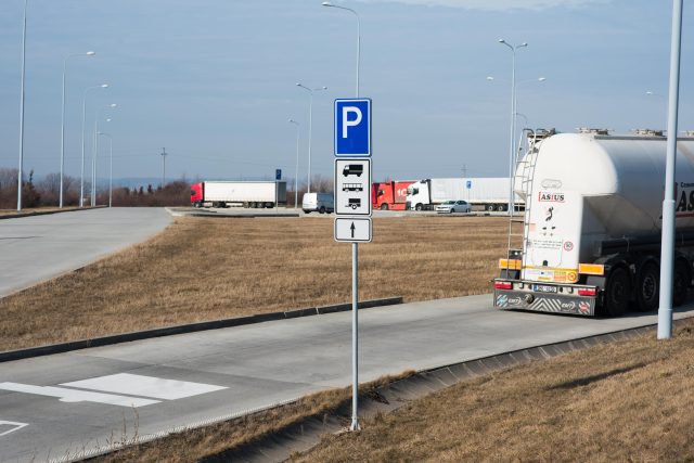 V kraji chybí odpočívadla pro kamiony  (ilustrační snímek) | foto: Zdeněk Němec / MAFRA / Profimedia