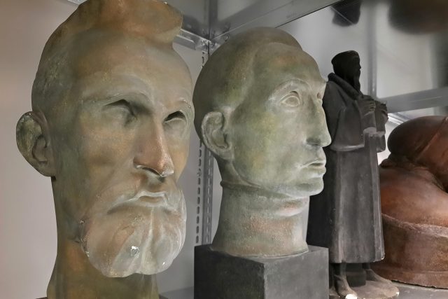 Modely portrétních bust Franze Metznera | foto: Tomáš Mařas,  Český rozhlas